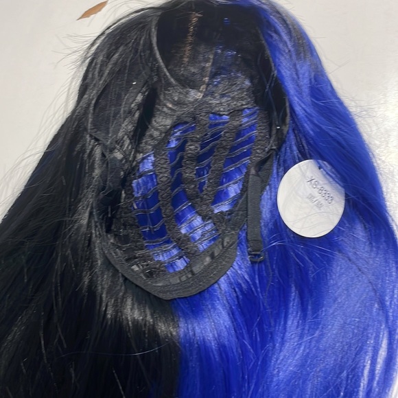 Split dye synthetic wig 24” - Picture 5 of 5